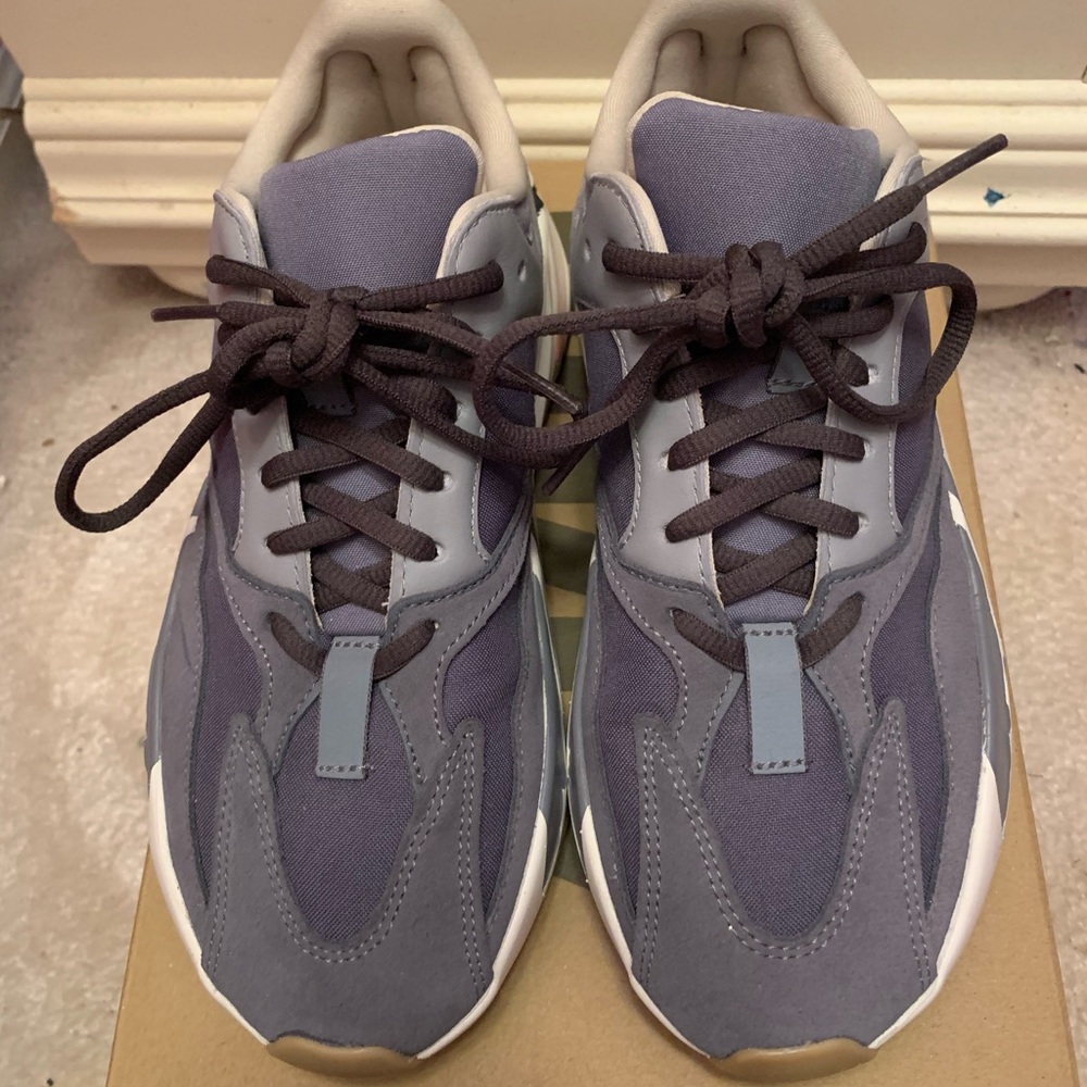 Yeezy Boost 700 Magnet Size: 7